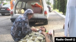 Шахбол Мирзиевв армии получил перелом позвоночного диска и повреждение спинного мозга и остался прикованным к постели