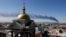 Результаты налета украинских беспилотников 3 июня. Вид на горящий нефтяной терминал с коллонады Исаакиевского собора