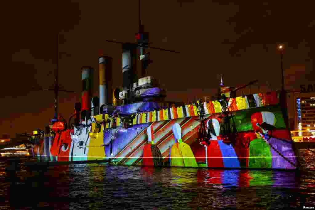 Световое шоу к столетию Революции на крейсере &quot;Аврора&quot; в Санкт-Петербурге. 4 ноября&nbsp;