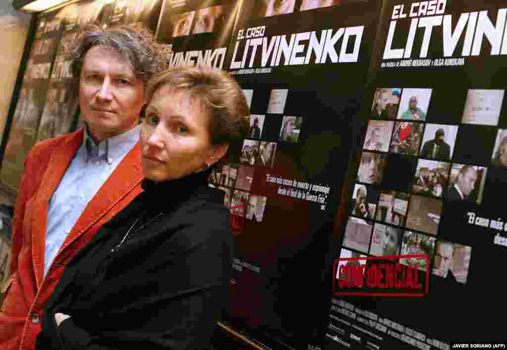 Marina Litvinenko (right) and Russian director Andrei Nekrasov attend the screening of the film Rebellion: The Litvinenko Case in Madrid on December 20, 2007.