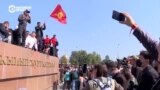От переворота к новой Конституции. В Кыргызстане с опозданием на год избирают депутатов Жогорку Кенеша