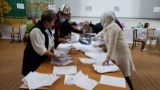 "Тревожный сигнал и вызов новой власти": политолог – о скандале с подсчетом голосов на выборах в Кыргызстане