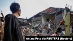 Последствия землетрясения в индонезийском городе Чианджур (провинция Западная Ява)