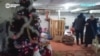 В Бахмуте местные жители ставят новогодние елки в подвалах 