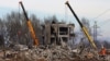 Разрушенное здание ПТУ, где дислоцировались российские военные. Макеевка, Донецкая область, Украина. 4 января 2022 года