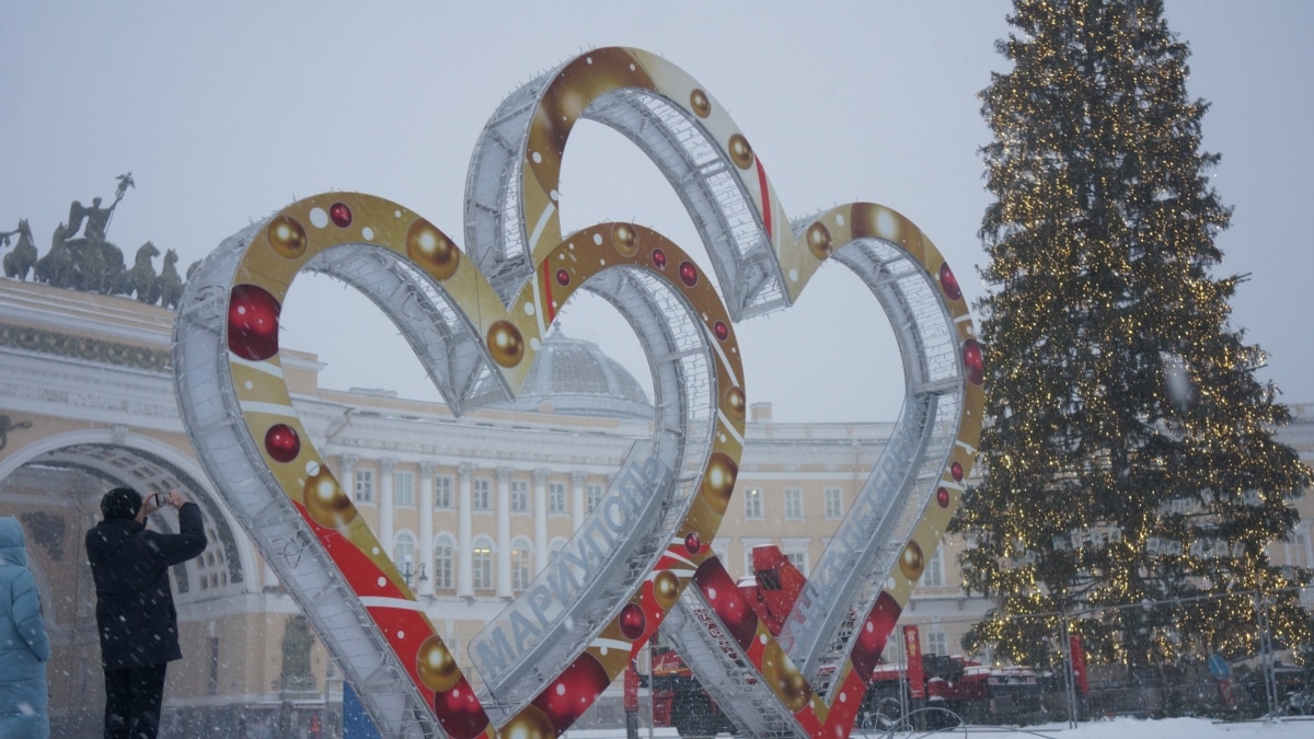 “Murderers, you bombed it yourself,” wrote “Mariupol” in St. Petersburg on a heart