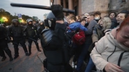 Разгон и задержания протестующих против мобилизации в Санкт-Петербурге 21 сентября 2022 года. Фото: EPA-EFE