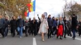 Формально протесты не касаются войны в Украине. Но протестующие выступают за сближение Молдовы с Россией и требуют, чтобы их страну не втягивали в конфликт
