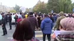 В Бишкеке прошел марш против задержания ряда активистов и политиков