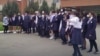 "Злость и желание бороться". Почему казахстанские школьники надевают юбки, протестуя после суицида сверстника