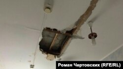 Потолок родильного отделения Александровской районной больницы