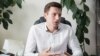 Суд в Беларуси арестовал адвоката Владимира Ангельского. Он защищал политзаключенного коллегу Виталия Брагинца