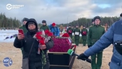 Как в российских регионах героизируют погибших на войне наемников "ЧВК Вагнера"
