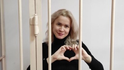 заклеенная пизда  Мария Пономаренко вскрыла вены в СИЗО