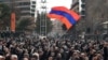 В Ереване демонстранты ворвались в два административных здания и провели там акции против Пашиняна