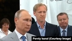 Путин и Зеленский в аннексированном Крыму в 2018 году (скриншот из сюжета Первого канала)