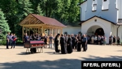 Траурный митинг перед похоронами