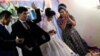 "Эта семья не разведется, девушке скажут, где ее место". В Узбекистане жених ударил невесту по голове прямо на свадьбе