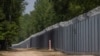 В Латвии на чиновников завели дело из-за поставки некачественной колючей проволоки для забора на границе с Беларусью