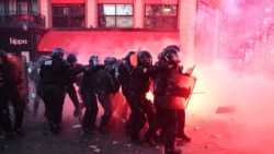 Французские силовики во время протестов 28 ноября