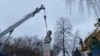 Ukraine -- Pushkin monument removed in Kremenchuk, Poltava region 21Nov2022/ У Кременчуку демонтували пам'ятник Пушкіну