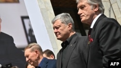 Кучка, Порошенко и Ющенко 
