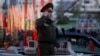Минобороны Беларуси назвало бело-красно-белый флаг "фашистским" и пригрозило протестующим армией 