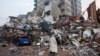 Власти Турции объявили чрезвычайное положение в десяти провинциях страны, наиболее пострадавших из-за землетрясения