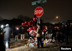 Импровизированный мемориал на месте избиения Тайра Николса в Мемфисе. Фото: Reuters