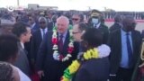 Лукашенко приехал в Зимбабве: его встречали танцами с бубном
