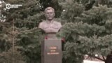 В Волгограде перед приездом Путина установили бюст Сталина