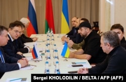 Участники мирных переговоров в Гомеле, Беларусь, 28 февраля 2022 года