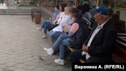 Жители Агинского перед концертом памяти Кобзона