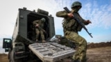 Вечер: что грозит российским военным за отказ воевать в Украине