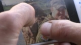 Житель села Победа Андрей узнай на этой фотографии российского офицера, который отдавал приказы допрашивать и расстреливать мирных жителей. Это Александр Васильев, которого сослуживцы называли "Сан Саныч"