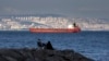"Бывало, и по месяцу ждали". Как российские инспекторы затягивают в Босфоре досмотр кораблей с украинским зерном, объясняет эксперт