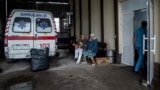 Пациенты городской больницы в Изюме через несколько дней после деоккупации, сентябрь 2022 года