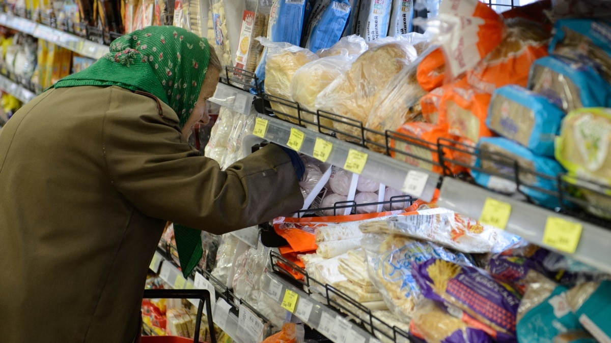 До войны россиянин тратил на продукты 42% доходов, теперь будет 75-80%