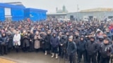Торговцы рынков в Кыргызстане продолжают протестовать против установки касс