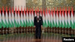В случае принятия предложенных поправок в конституцию страны, Эмомали Рахмон получит право быть президентом Таджикистана до конца своей жизни