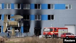 Последствия поджога завода LPP Holding в Пардубице, Чехия, 23 марта 2026 года