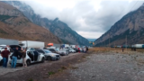 Очередь на пограничный контроль на российско-грузинской границе 