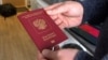 Госдума приняла закон о лишении приобретенного гражданства за военные "фейки" и "дискредитацию" армии РФ 