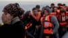 Страны ЕС договорились высылать нелегальных мигрантов назад в Турцию