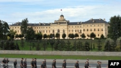 Константиновский Дворец в Стрельне, перед саммитом "двадцатки" 30 августа 2013