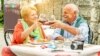 В Италии снижают на 5 лет пенсионный возраст и вводят базовый доход: президент подписал законы