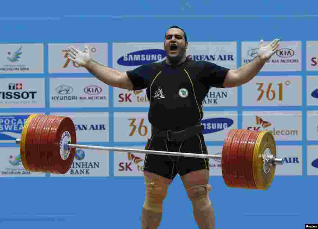 Южная Корея. &nbsp;Инчхон. 17-е Азиатские Игры. Удачное выступление иранского тяжелоатлета Бехдада Салимикордасьяби в весовой категории до 105 кг. 26 Сентября 2014. 