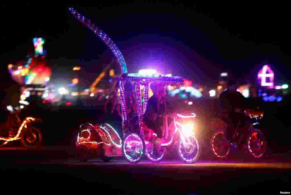 Burning Man &ndash; это вызов консерватизму. Любое безумие и выход за рамки традиционных общественных норм здесь только приветствуется