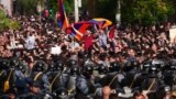 Armenia -- protesters gather outside a police station in Yerevan, 22 april 2018