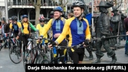 Украинцы в Нидерландах агитируют голландцев проголосовать за подписание ассоциации на референдуме